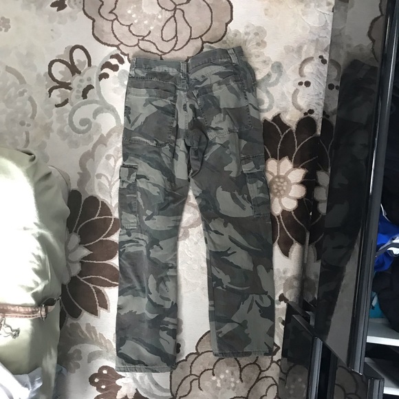 Wranglers camouflage cargo pants - Picture 2 of 5